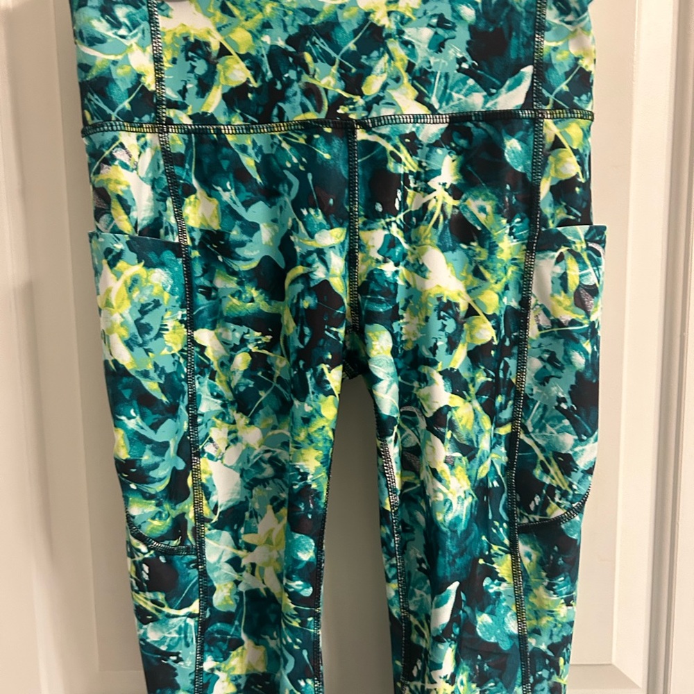 Xersion Quick-Dri Capri - Picture 3 of 11